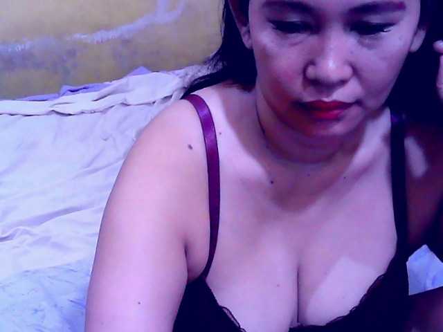 Carmela4u live cam on BongaCams