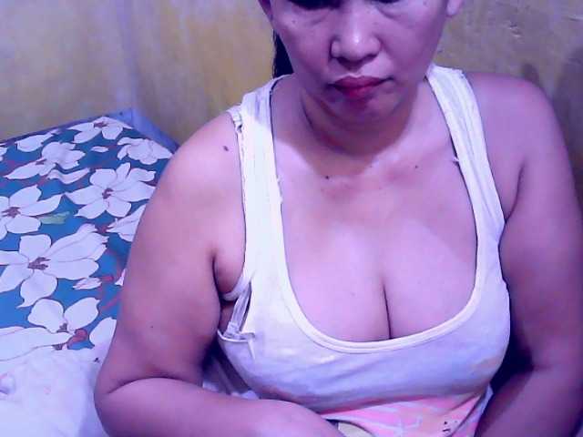 Carmela4u live cam on BongaCams