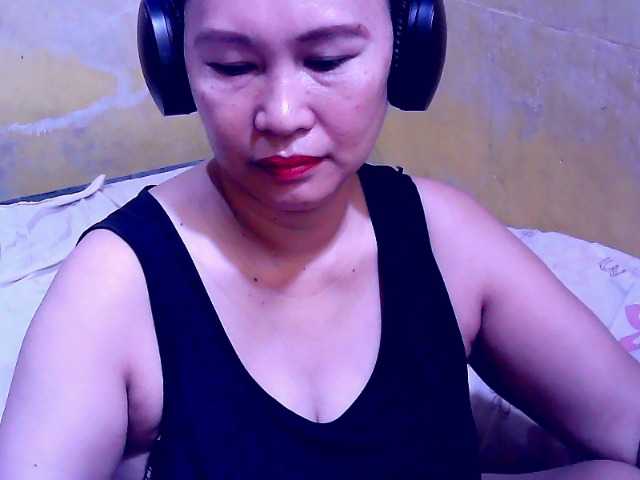 Carmela4u live cam on BongaCams