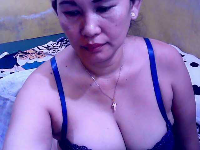 Carmela4u live cam on BongaCams