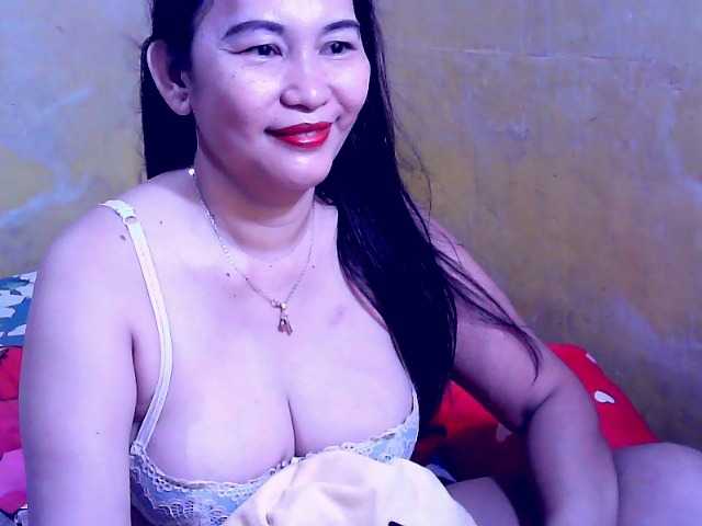 Carmela4u live cam on BongaCams