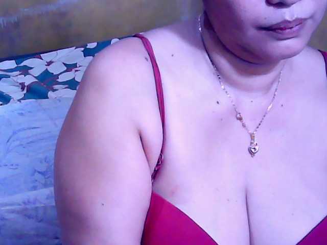 Carmela4u live cam on BongaCams
