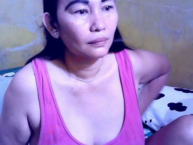 Carmela4u live cam on BongaCams