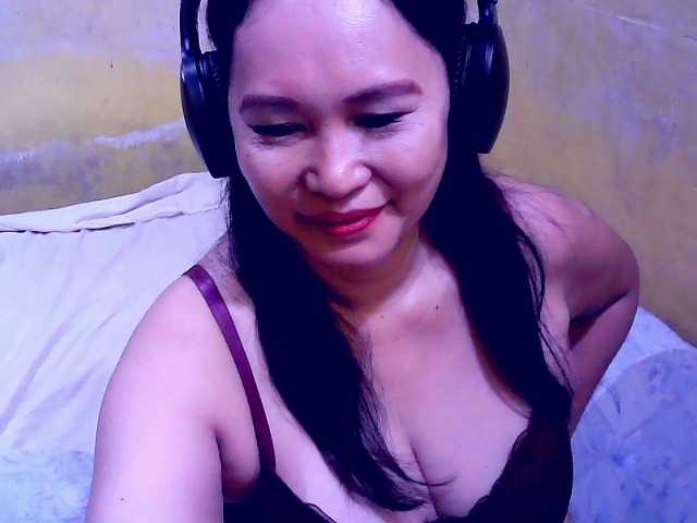Carmela4u live cam on BongaCams