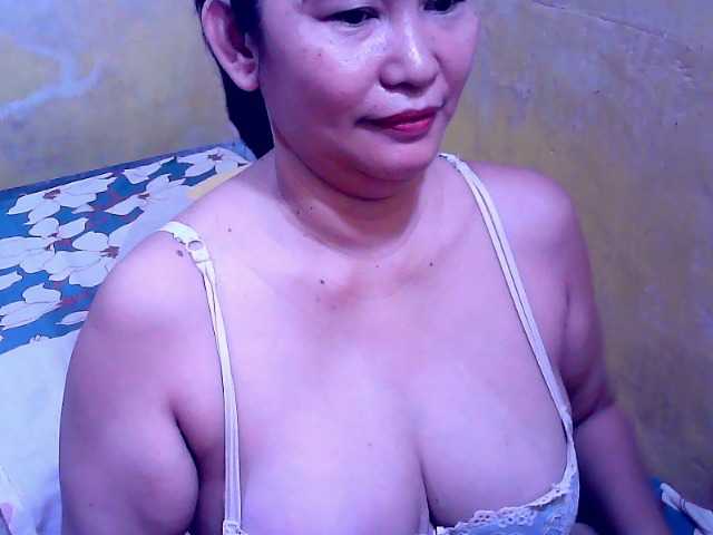 Carmela4u live cam on BongaCams