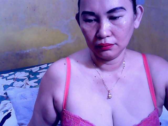 Carmela4u live cam on BongaCams