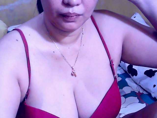 Carmela4u live cam on BongaCams