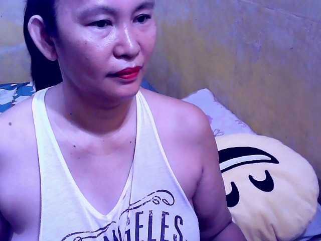 Carmela4u live cam on BongaCams