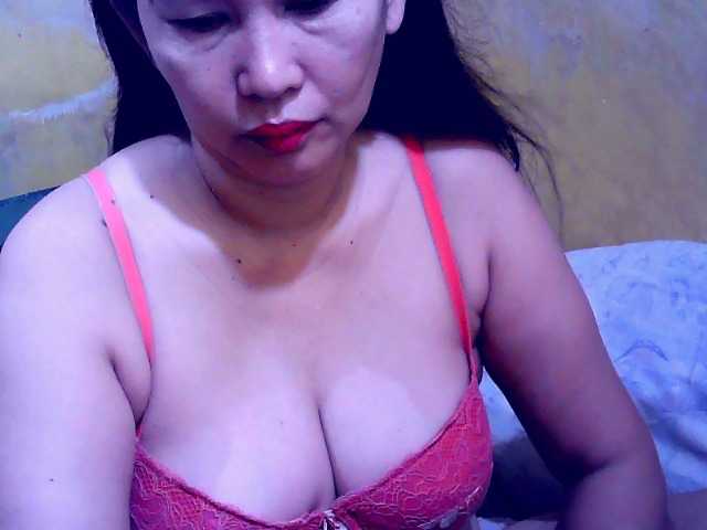 Carmela4u live cam on BongaCams