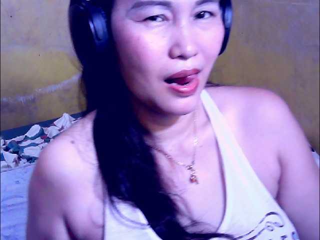 Carmela4u live cam on BongaCams