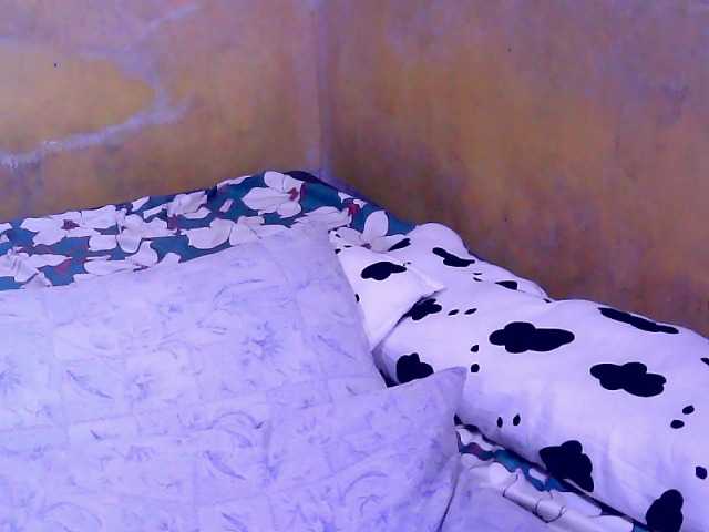 Carmela4u live cam on BongaCams