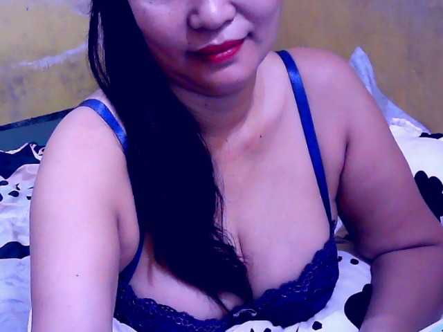Carmela4u live cam on BongaCams