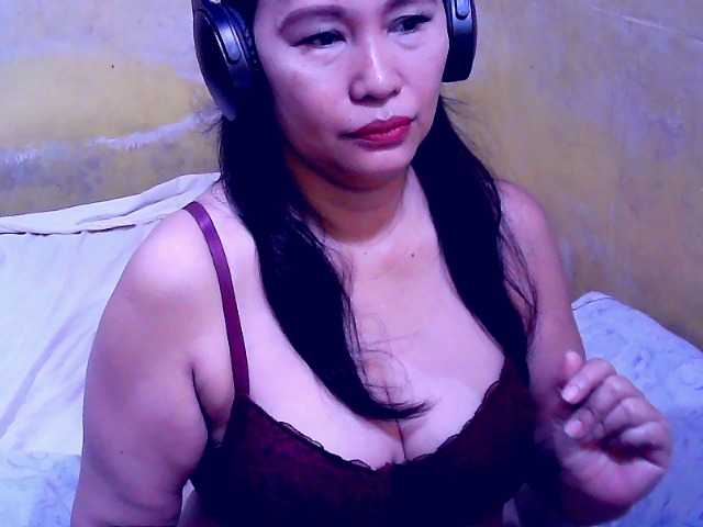 Carmela4u live cam on BongaCams