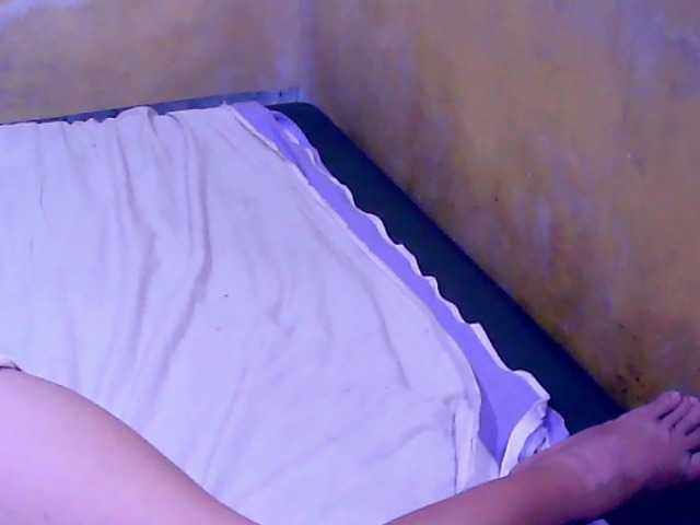Carmela4u live cam on BongaCams
