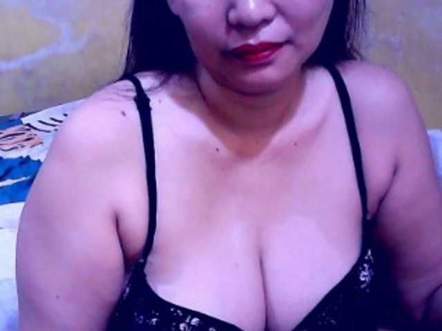 Carmela4u live cam on BongaCams