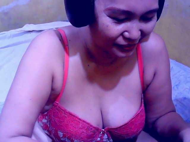 Carmela4u live cam on BongaCams