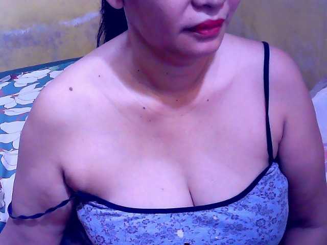 Carmela4u live cam on BongaCams