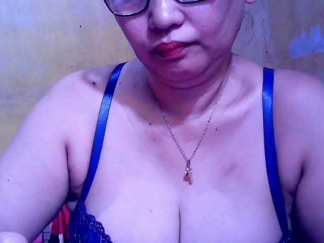 Carmela4u live cam on BongaCams