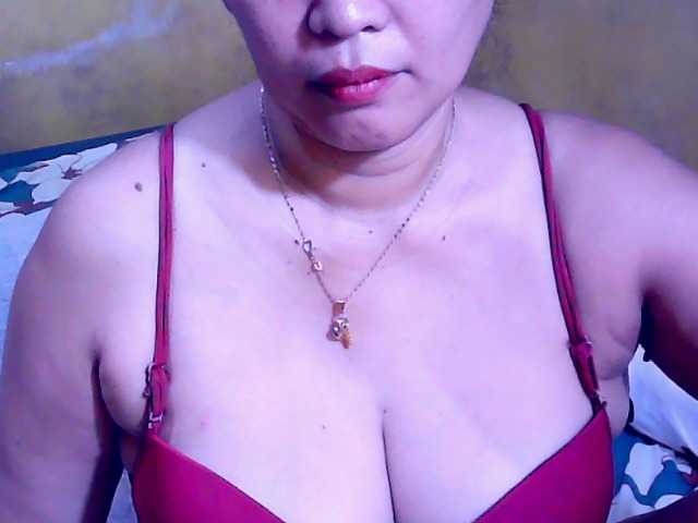 Carmela4u live cam on BongaCams