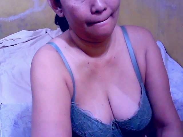 Carmela4u live webcam show
