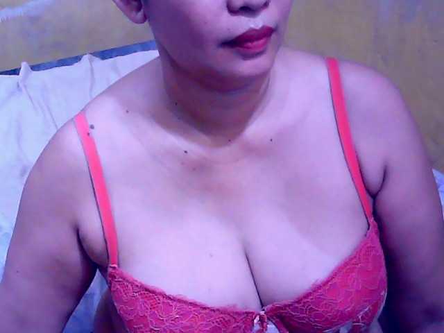 Carmela4u live cam on BongaCams