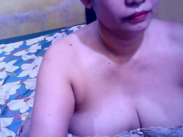 Carmela4u live cam on BongaCams