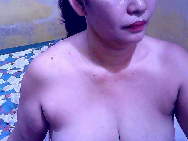 Carmela4u live cam on BongaCams