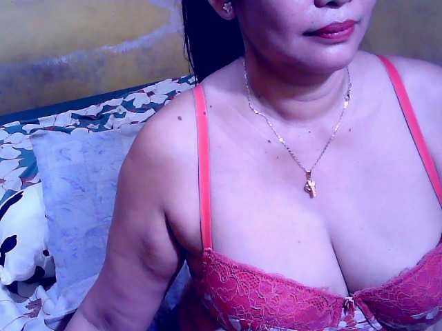 Carmela4u live cam on BongaCams