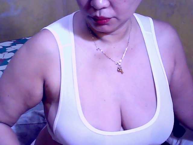Carmela4u live cam on BongaCams