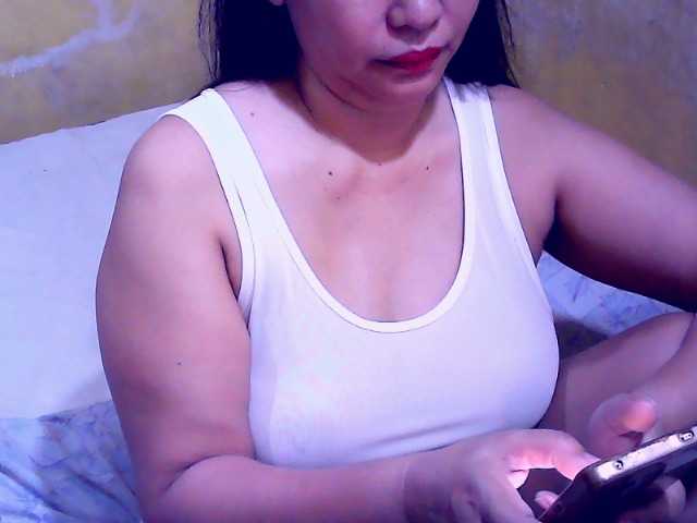 Carmela4u live cam on BongaCams