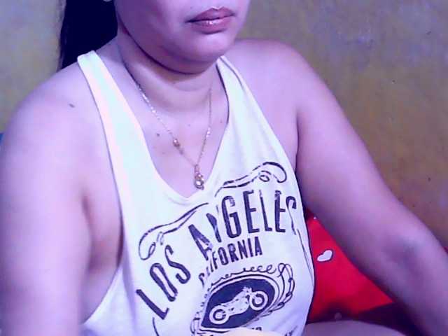 Carmela4u live cam on BongaCams