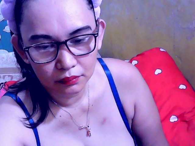 Carmela4u live cam on BongaCams