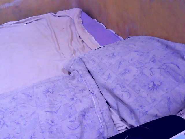 Carmela4u live cam on BongaCams