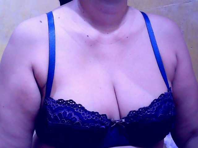 Carmela4u live webcam show