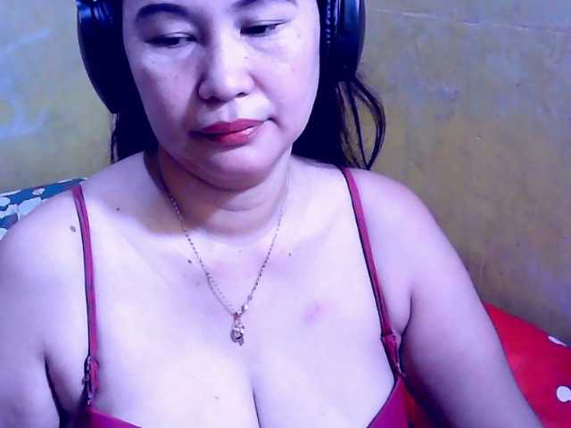 Carmela4u live cam on BongaCams