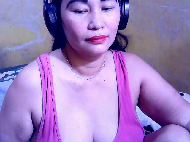 Carmela4u live cam on BongaCams