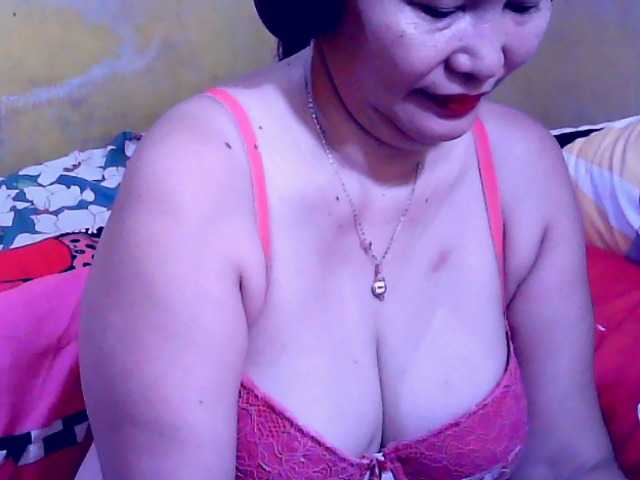 Carmela4u live cam on BongaCams
