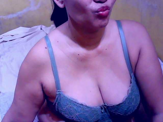 Carmela4u live webcam show