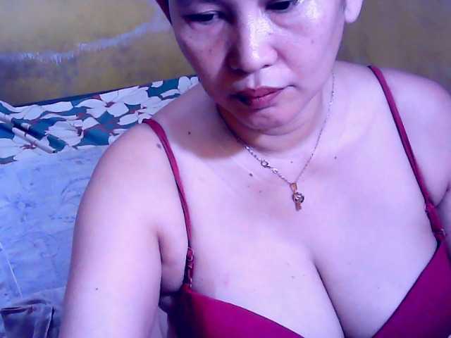 Carmela4u live cam on BongaCams