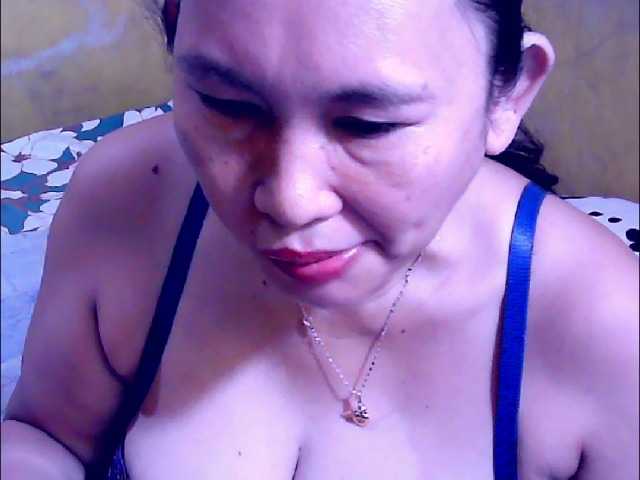 Carmela4u live cam on BongaCams