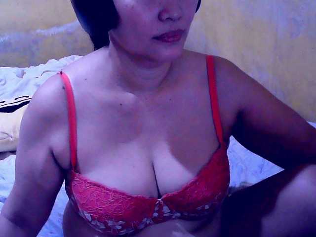Carmela4u live webcam show