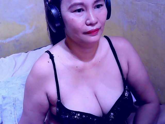 Carmela4u live cam on BongaCams