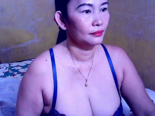 Carmela4u live cam on BongaCams