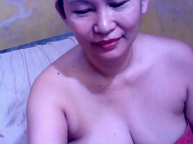 Carmela4u live cam on BongaCams