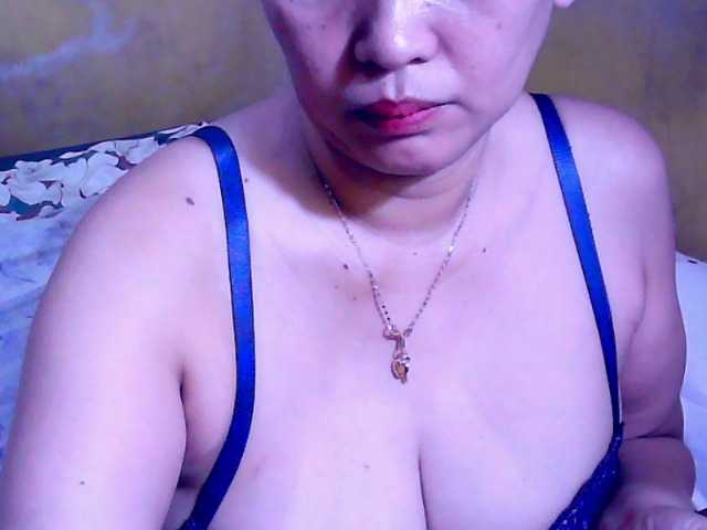 Carmela4u live cam on BongaCams