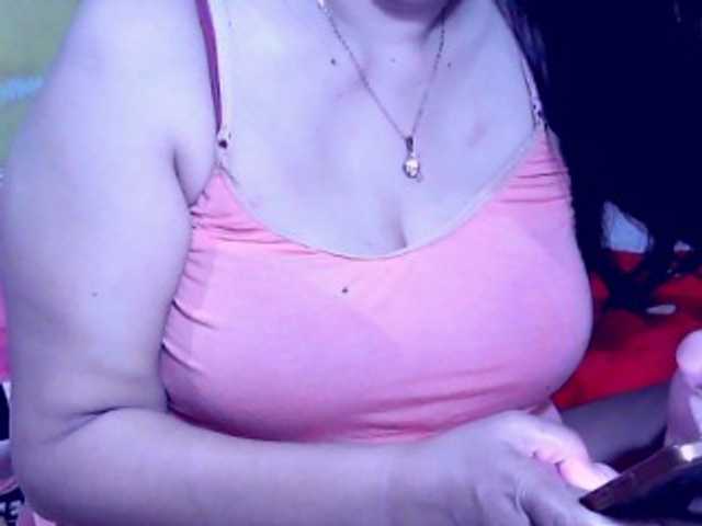 Carmela4u live cam on BongaCams