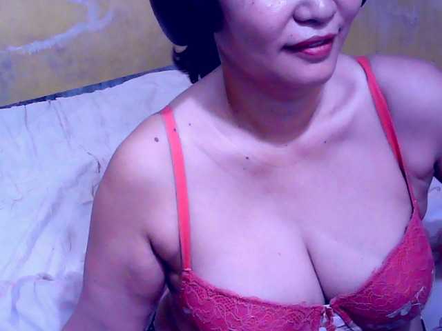 Carmela4u live cam on BongaCams