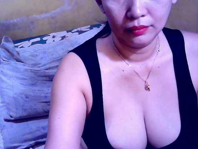 Carmela4u live cam on BongaCams