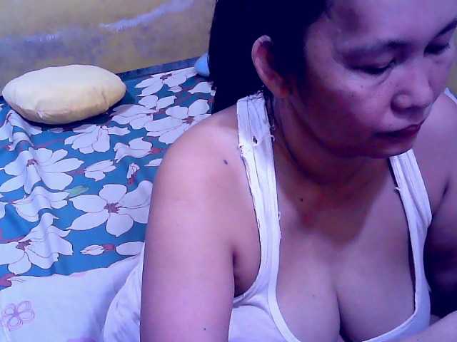 Carmela4u live cam on BongaCams
