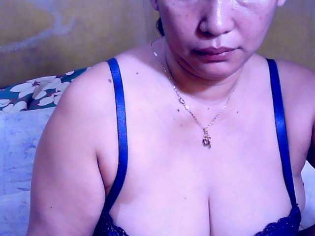 Carmela4u live cam on BongaCams